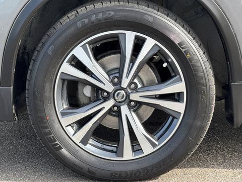 Used 2017 Nissan Rogue SL w/ SL Premium Package AWD/4WD image 28
