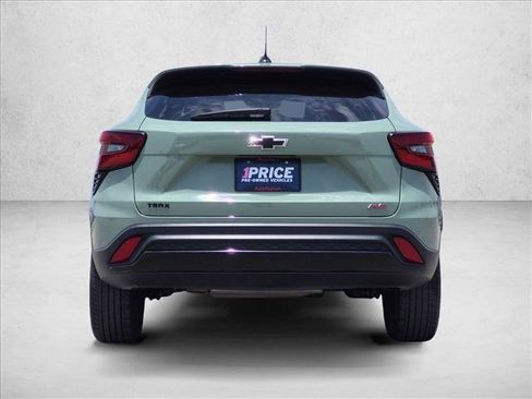 Used 2024 Chevrolet Trax RS w/ Sunroof Package FWD image 6