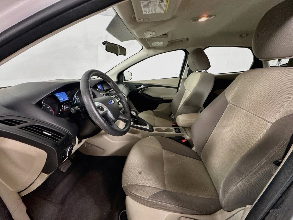Used 2014 Ford Focus SE FWD image 23