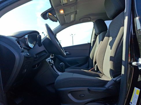 Used 2020 Chevrolet Trax LS w/ Tint and Cruise Package FWD image 11