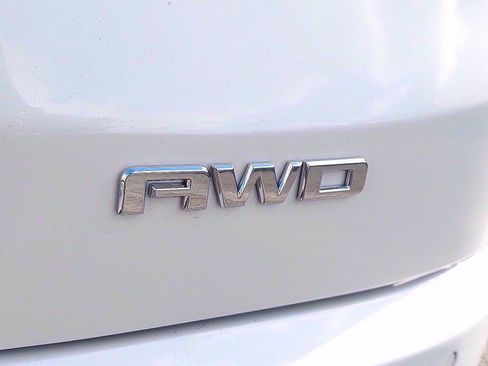 Used 2017 GMC Acadia Denali w/ Technology Package AWD/4WD image 31