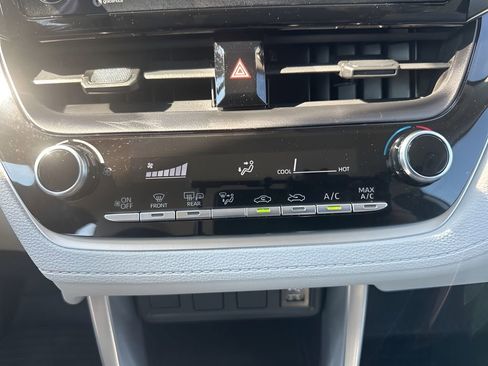 Used 2022 Toyota Corolla Cross L image 17