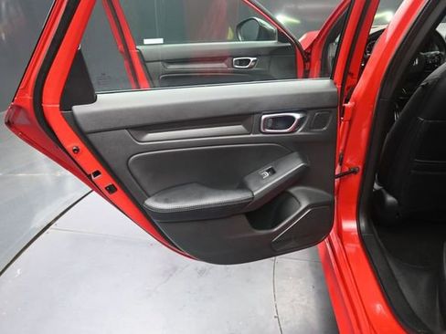 Used 2023 Honda Civic Sport image 17
