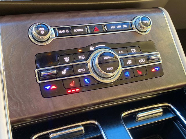 Used 2022 Lincoln Aviator Reserve w/ Equipment Group 201A AWD/4WD image 26