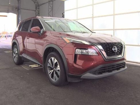 Used 2023 Nissan Rogue SV image 3