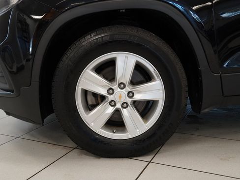 Used 2020 Chevrolet Trax LS w/ Tint and Cruise Package image 15