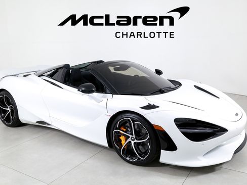 Used 2024 McLaren 750S Spider image 2