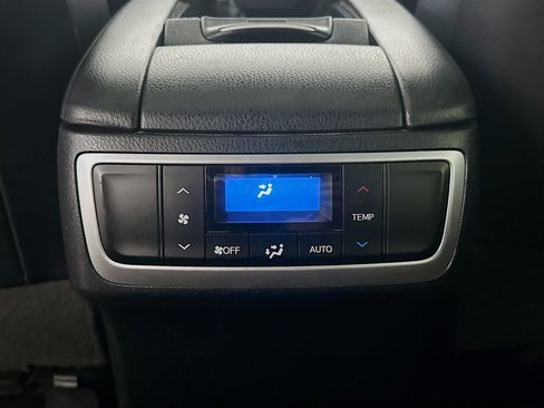 Used 2016 Toyota Highlander XLE image 28