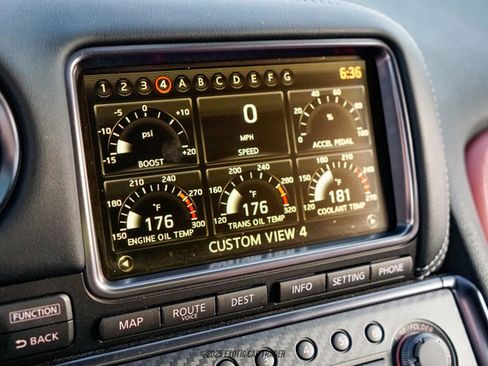 Used 2014 Nissan GT-R Premium w/ Premium Interior Package image 34