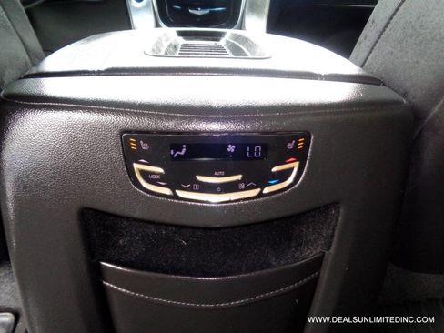 Used 2019 Cadillac Escalade ESV 4WD image 26