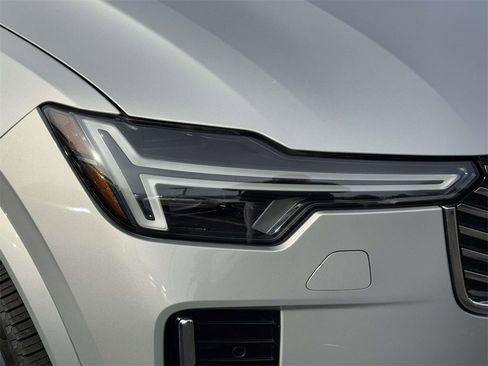 Certified 2025 Volvo XC90 B5 Plus image 7