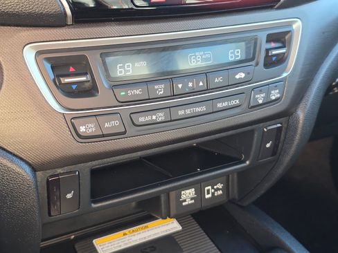 Used 2022 Honda Pilot TrailSport image 24