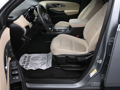 Used 2023 Chevrolet Traverse LS w/ Safety Package image 20