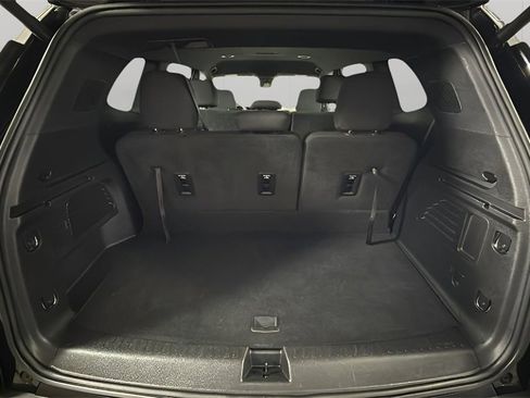 Used 2025 GMC Acadia Elevation image 34