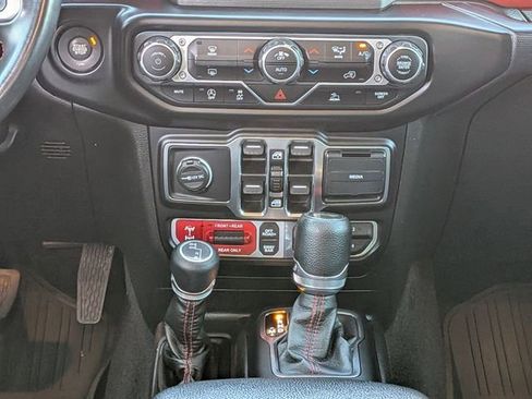 Used 2021 Jeep Wrangler Unlimited Rubicon AWD/4WD image 21