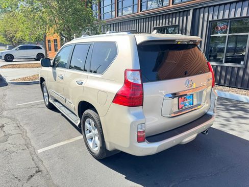 Used 2011 Lexus GX 460 Premium AWD/4WD image 3