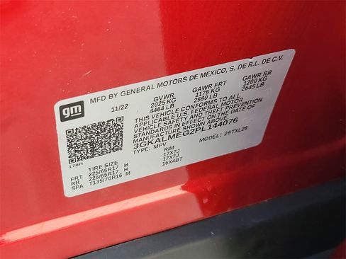 Used 2023 GMC Terrain SLE image 31