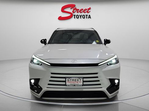 Used 2025 Lexus TX 500h AWD w/ Technology Package image 6