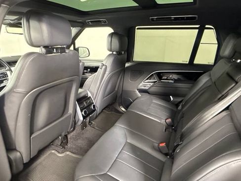 Used 2024 Land Rover Range Rover Long Wheelbase SE AWD/4WD image 18