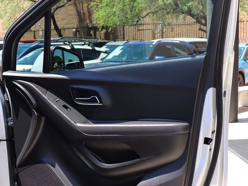 Used 2020 Chevrolet Trax LS w/ Tint and Cruise Package FWD image 33