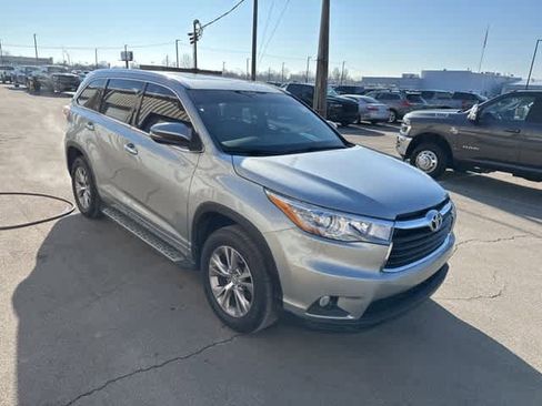 Used 2014 Toyota Highlander XLE image 24