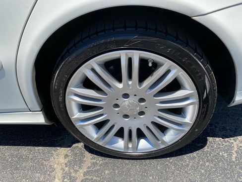 Used 2008 Mercedes-Benz E 350 4MATIC Sedan image 23