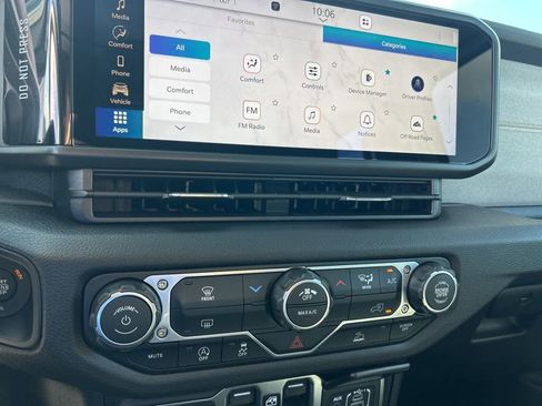 New 2026 Jeep Gladiator Sport image 37