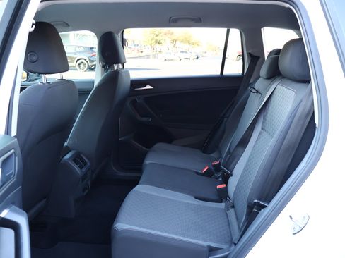 Used 2021 Volkswagen Tiguan S image 19