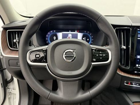 Certified 2023 Volvo XC60 B5 Ultimate w/ Climate Package image 15