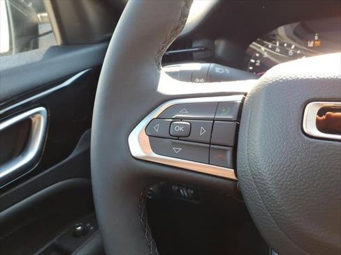 New 2026 Jeep Compass Latitude image 38