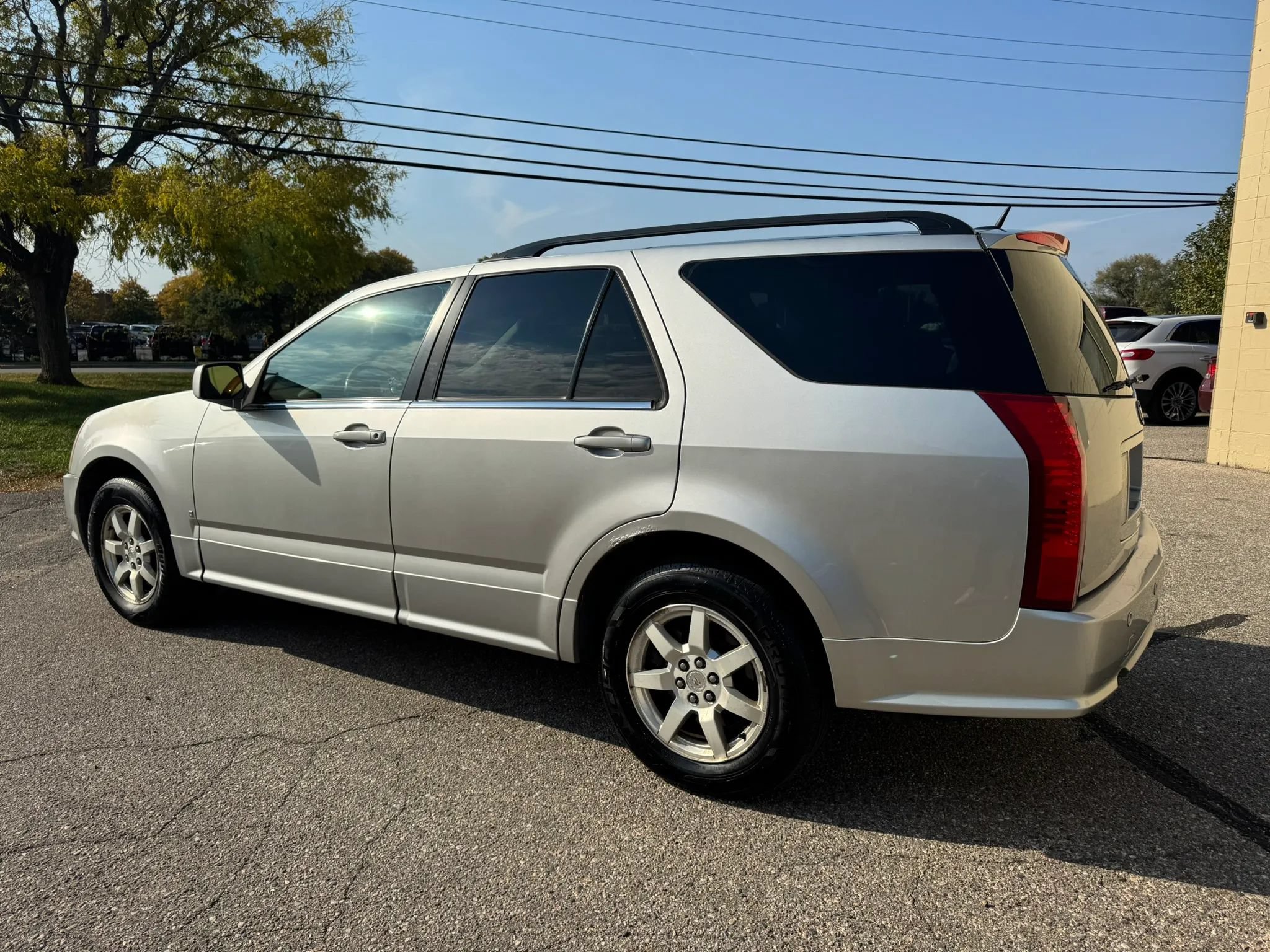 Used 2007 Cadillac SRX w/ Theater Package AWD/4WD image 6