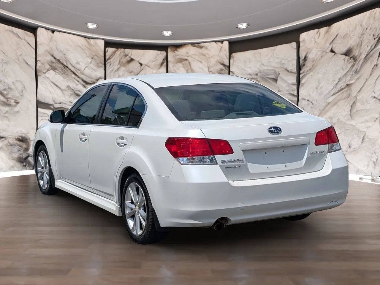 Used 2013 Subaru Legacy 2.5i Premium w/ All-Weather Pkg + Moonroof AWD/4WD image 5
