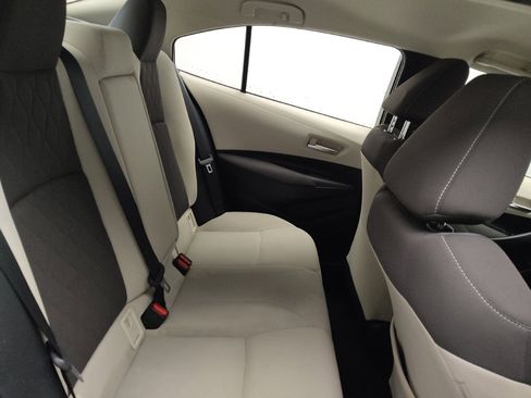 Used 2020 Toyota Corolla LE image 19