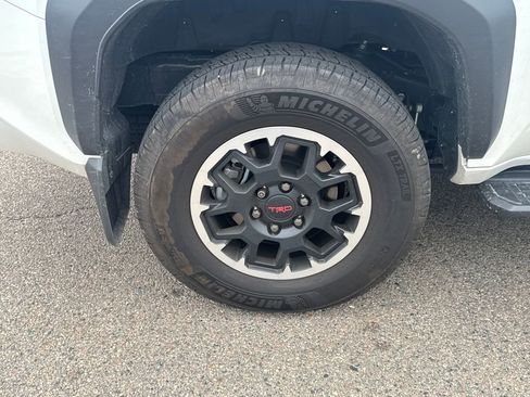 Used 2025 Toyota 4Runner TRD Off-Road image 39