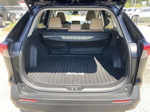 Used 2025 Toyota RAV4 XLE w/ Convenience Package FWD image 8