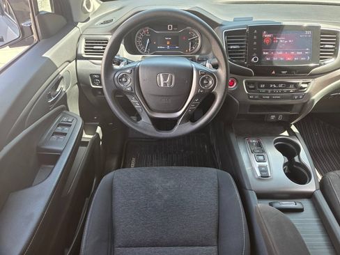 Used 2023 Honda Ridgeline Sport image 11