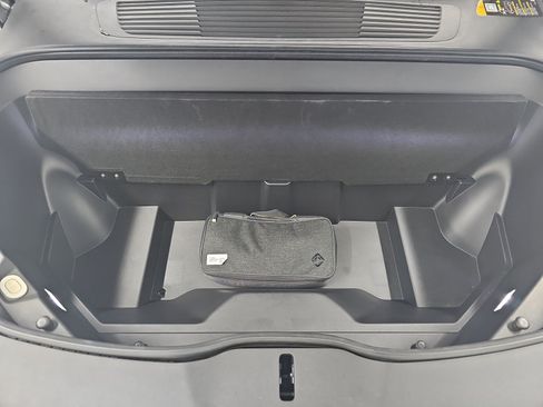 Used 2023 Rivian R1S Adventure AWD/4WD image 14