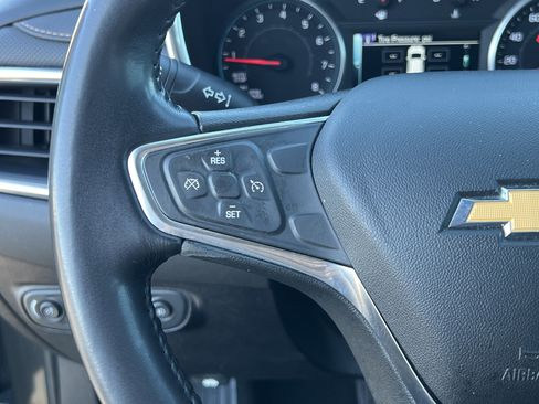 Used 2018 Chevrolet Equinox Premier image 18