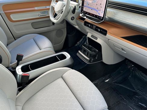 New 2025 Volkswagen ID. Buzz 1st Edition image 16