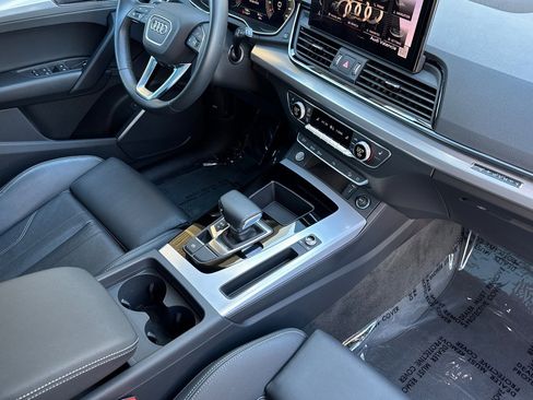 Certified 2025 Audi Q5 2.0T Premium w/ Convenience Plus Package image 13