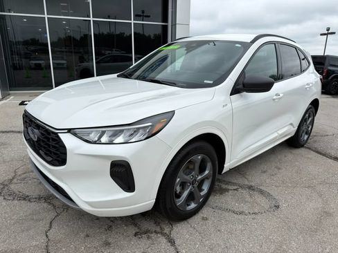 Used 2024 Ford Escape ST-Line w/ Tech Pack #1 AWD/4WD image 3