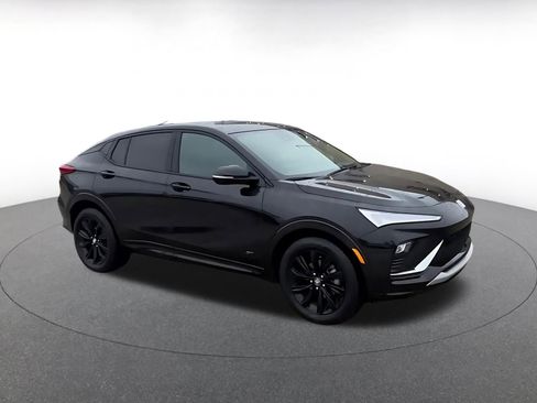 Used 2025 Buick Envista Sport Touring image 2