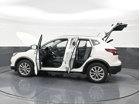 Used 2021 Nissan Rogue Sport SV FWD image 29