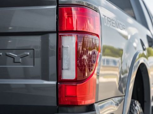 Used 2021 Ford F250 Lariat w/ Tremor Off-Road Package AWD/4WD image 8