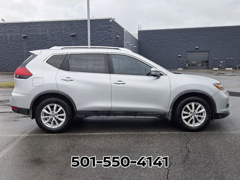 Used 2017 Nissan Rogue SV FWD image 6