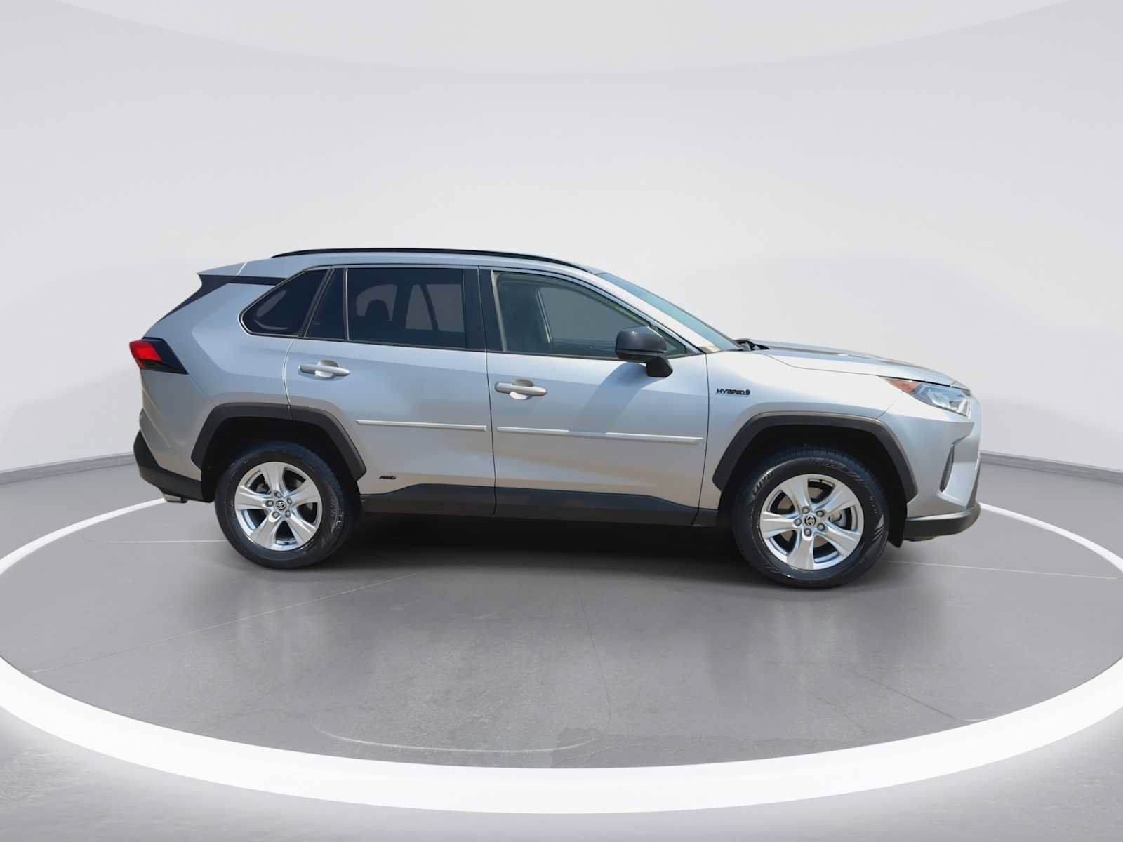 Certified 2021 Toyota RAV4 LE AWD/4WD image 9