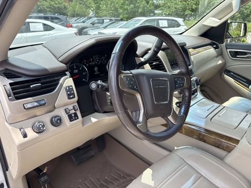Used 2017 GMC Yukon Denali w/ Open Road Package AWD/4WD image 17