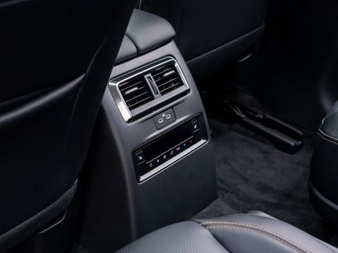 Used 2024 MAZDA CX-90 Plug-In Hybrid w/ Premium Plus AWD/4WD image 18