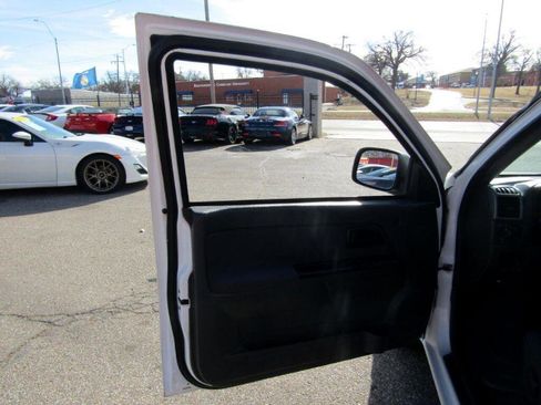 Used 2006 Chevrolet Colorado LT image 16