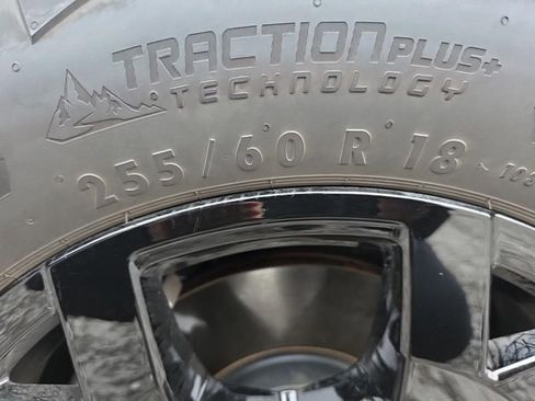 Certified 2025 Volkswagen Atlas Peak Edition SE image 12